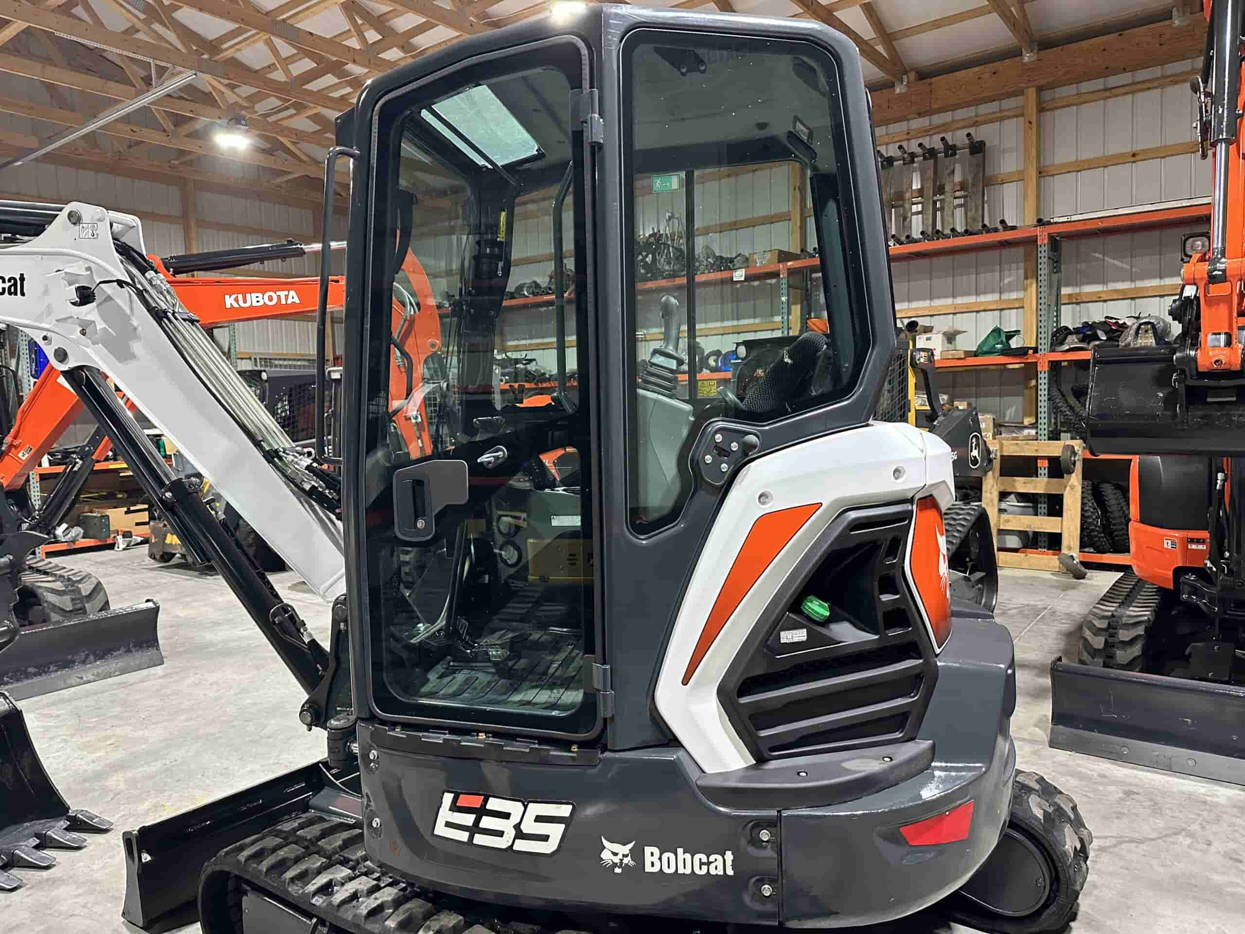 2019 BOBCAT E35i
